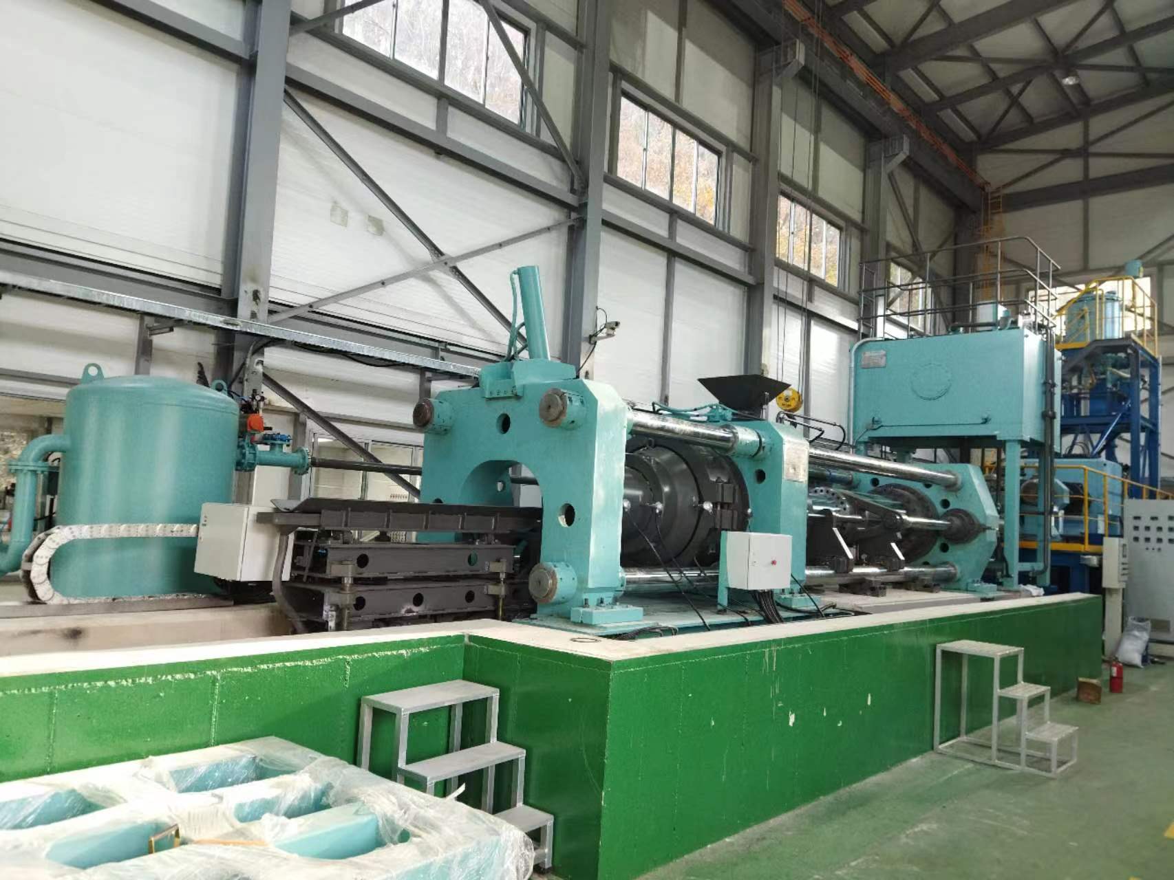 華鵬HP-CEP系列液壓擠壓機(jī)在韓國(guó)浦項(xiàng)RIST使用現(xiàn)場(chǎng)